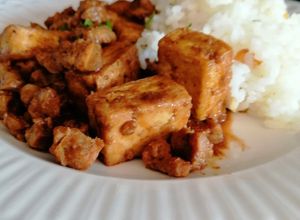 Una foto de Tofu en salsa de miso