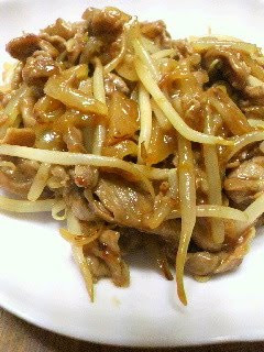 A picture of Simple Main Dish with Pork, Onion and Bean Sprouts.