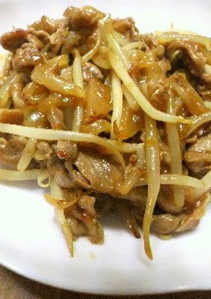 A picture of Simple Main Dish with Pork, Onion and Bean Sprouts.
