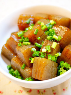 A picture of Konnyaku Stir-Fried with Lemon Butter and Soy Sauce.