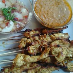 A picture of Thai pork satay.