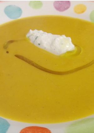 Foto di Crema di zucca con ricotta ed erbe aromatiche