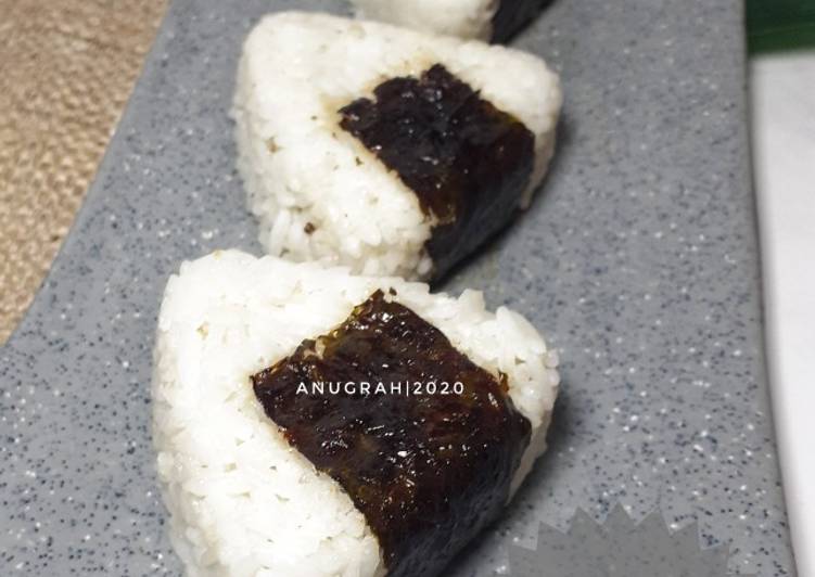 Cara Gampang Membuat #132 Onigiri (Nasi Kepal ala Jepang), Enak