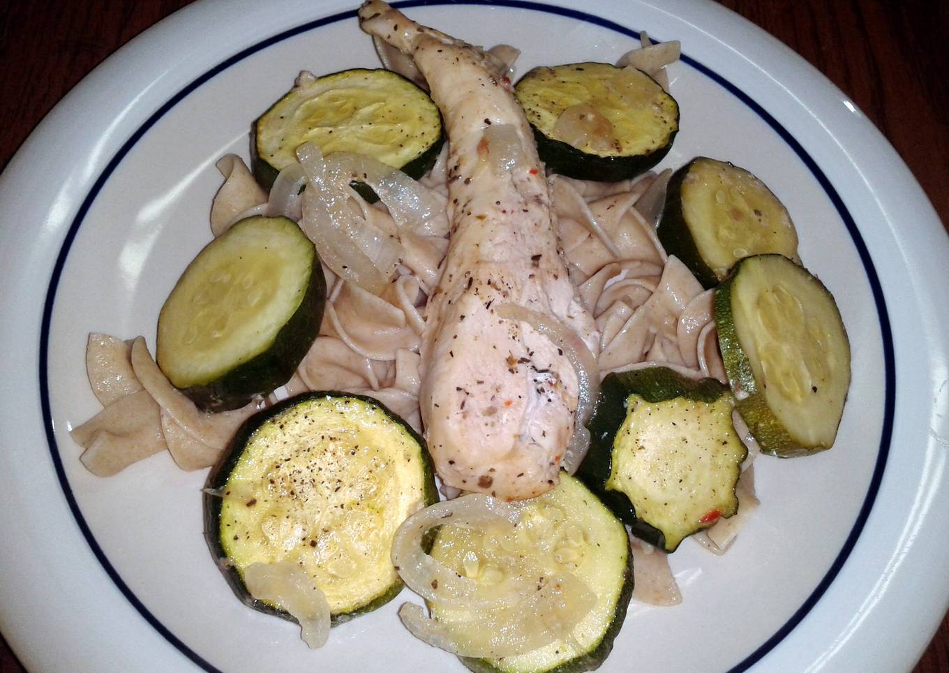 herb n garlic chicken breast w/onion n zucchini.