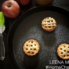 A picture of Apple Kiwi Cinnamon Pie.