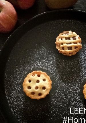 A picture of Apple Kiwi Cinnamon Pie.