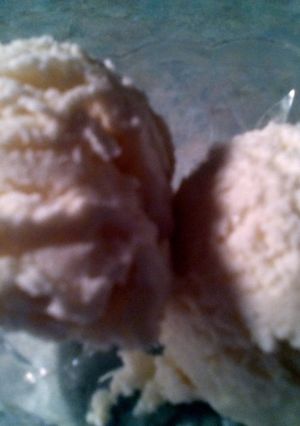 A picture of sunshine 's easy light vanilla ice cream.
