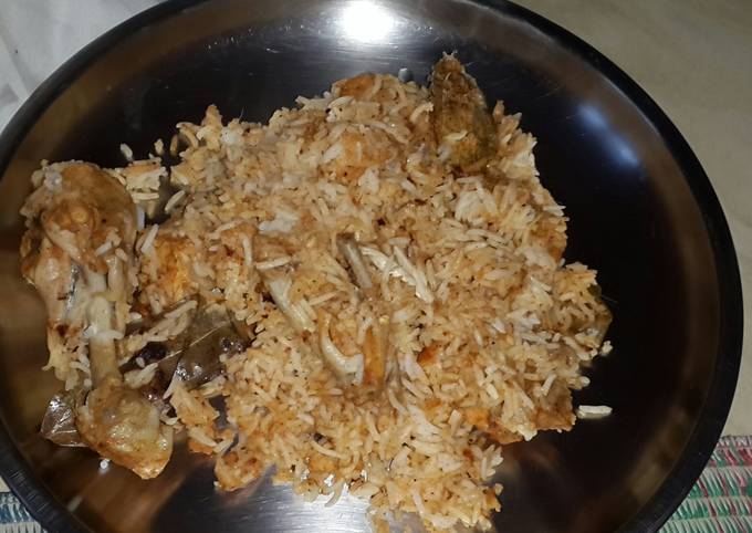 Hyderabadi dum biryani (Chichen)