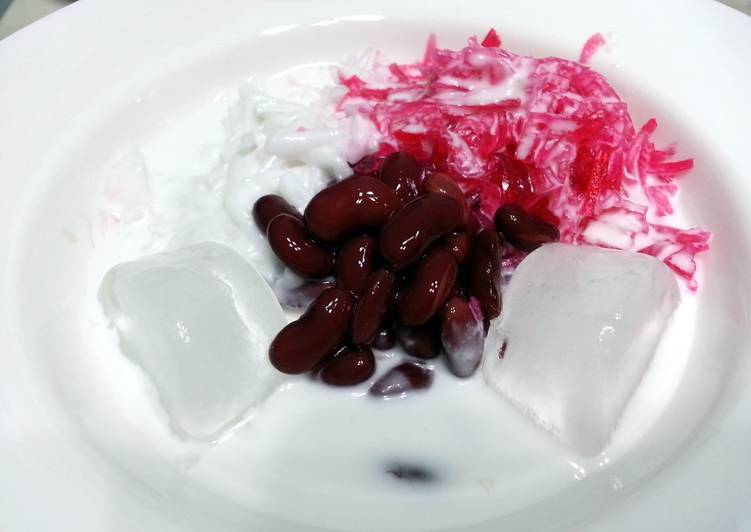 Kidney Bean And Jello In Coconut Milk Dessert