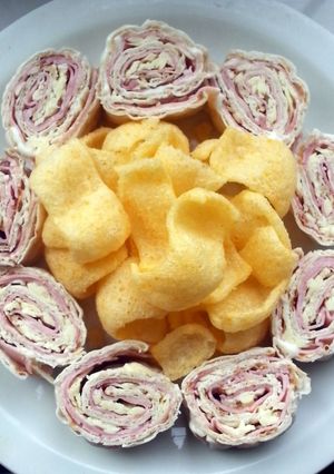 A picture of Tortilla Snack Rolls.