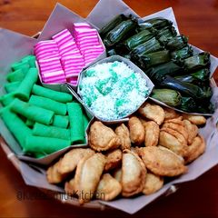 A picture of The Best Five Traditional Indonesian Cake Jajan Pasar ).