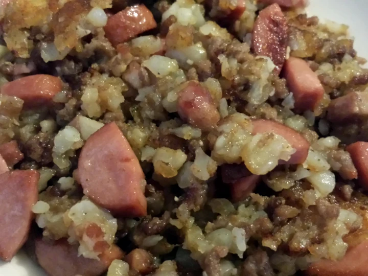 Simple Way Prepare Recipe Elisa's Fried Eggs over Meaty Potato Bed that is Can Pamper Your Tongue, Really Delicious}