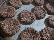 Una foto de galleta de avena y cacao amargo