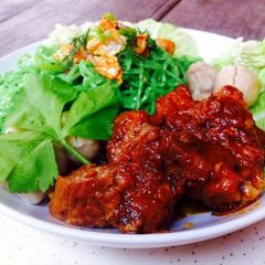 A picture of Kanya's Roasted Pork Noodles.