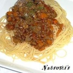 A picture of Meat Sauce (Bolognese) with Plenty of Vegetables.
