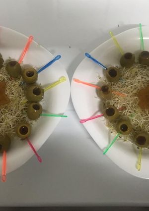 Una foto de Aceitunas rellenas de gelatinas de vermú y de cerveza