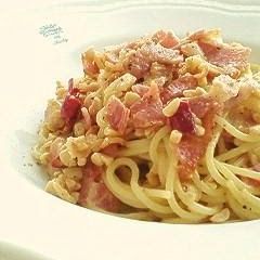 A picture of Delicious Pasta Carbo-natto?! (Natto in Carbonara Sauce).
