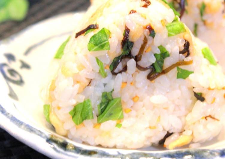 Recipe of Favorite Tempura Crumbs and Salted Konbu Rice Balls