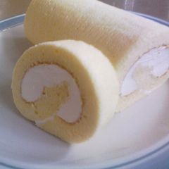 A picture of Airy Fluffy Rich Chiffon Roll Cake.