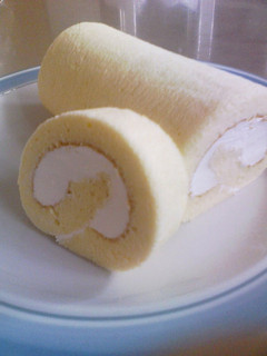 A picture of Airy Fluffy Rich Chiffon Roll Cake.