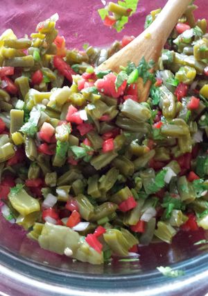 A picture of Ensalada de nopales.