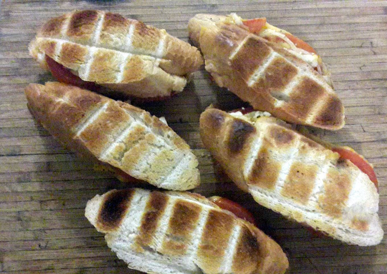Double Cheese and Tomato Braai Broodjies