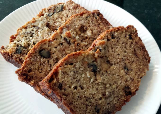 super easy, super moist banana bread