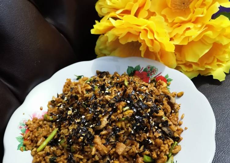 Nasi goreng komplit (pete sayur daging) isi kulkas 👍