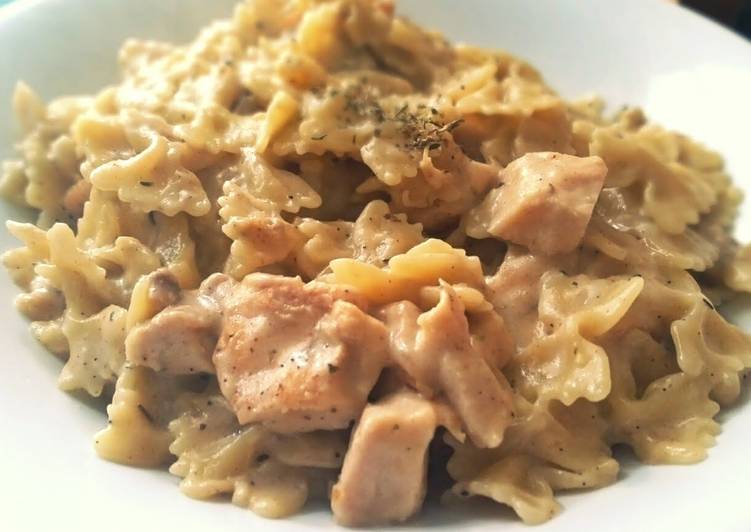 How to Prepare Quick White sauce pasta with chicken leftovers