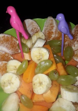 A picture of Seasonal fruits.