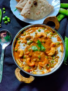मटर काजू मसाला (Matar Kaju Masala recipe in Hindi) रेसिपी मुख्य फोटो