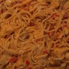 A picture of Cheesy chicken spaghetti.