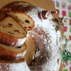 A picture of Stollen Christmas Wreath - Made in a Bread Machine.