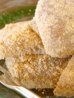 A picture of Kinako Warabi Mochi.