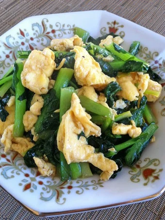 Easy Steps to Make Recipes Komatsuna and Egg Stir Fry with Oyster Sauce the  Makes Drooling Perfect.
