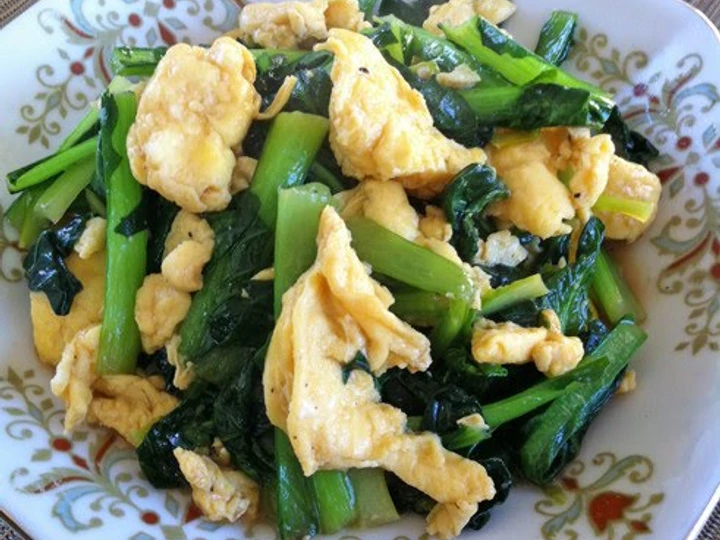 Easy Steps to Make Recipes Komatsuna and Egg Stir Fry with Oyster Sauce the  Makes Drooling Perfect.
