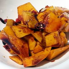 A picture of Spicy Mango Vegan Salad.