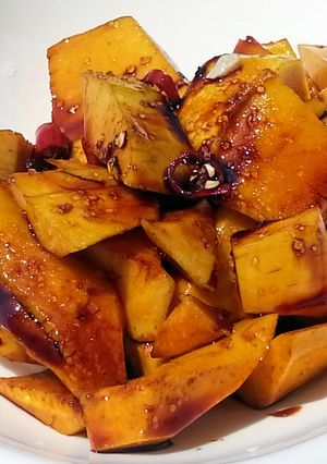A picture of Spicy Mango Vegan Salad.
