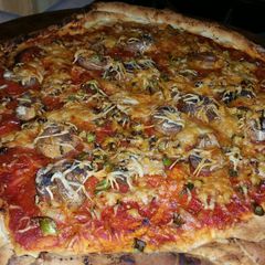 A picture of Las Vegas Supreme Pizza.