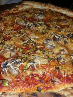 A picture of Las Vegas Supreme Pizza.