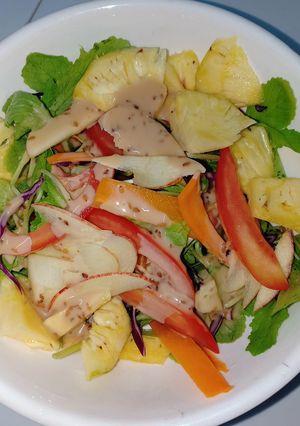 Hình của món Health với salad.