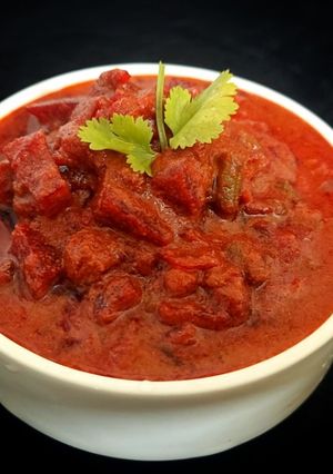 A picture of Beetroot & Cowpea Beans Gravy.
