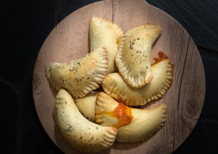 Steps to Prepare Quick Panzerotti pugliesi in forno