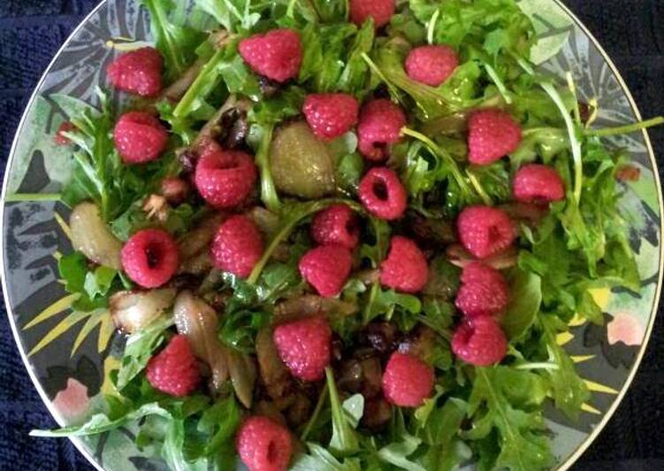 Simple Way to Prepare Perfect Balsamic Raspberry Arugula Salad - Vegan