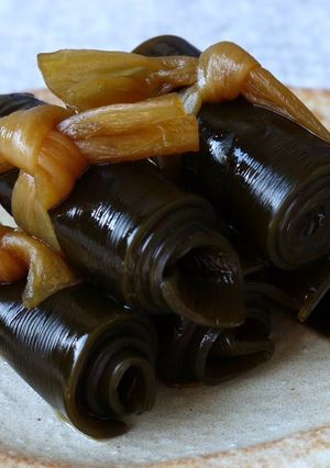 A picture of Basic Kombu Maki Rolls.