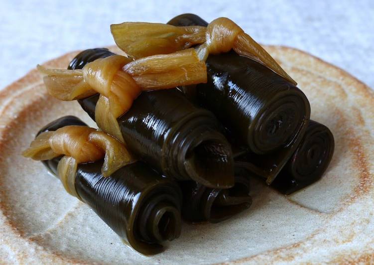 How to Make Any-night-of-the-week Basic Kombu Maki Rolls