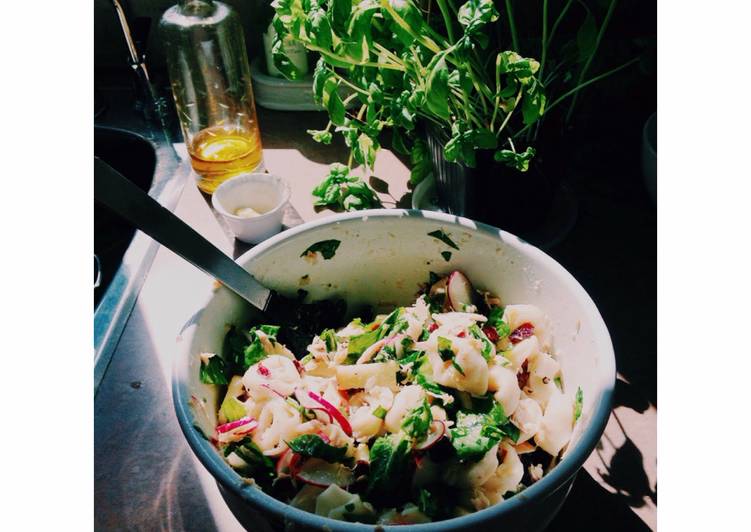 Simple Way to Make Quick Summer Salad - Tortelinis & Tuna