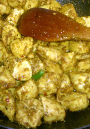 A picture of chicken karahi fry.