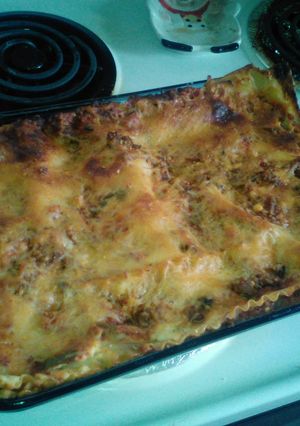 A picture of Garfield lasagna.