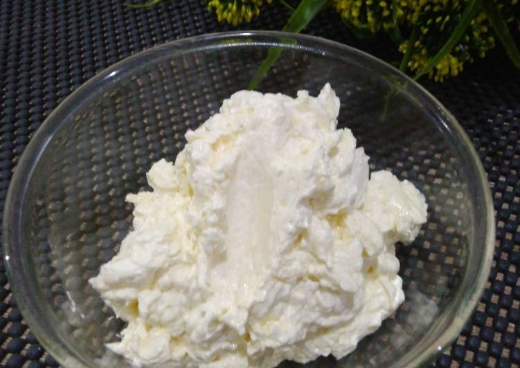Bagaimana Menyiapkan Butter Cream Putih Telur Anti Gagal